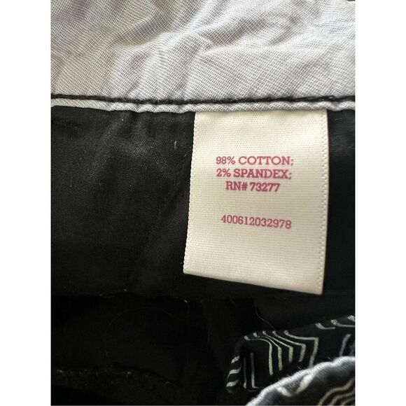 So Black White Chevron Pattern Cuffed Hem Shorts Size 0 - Picture 4 of 6